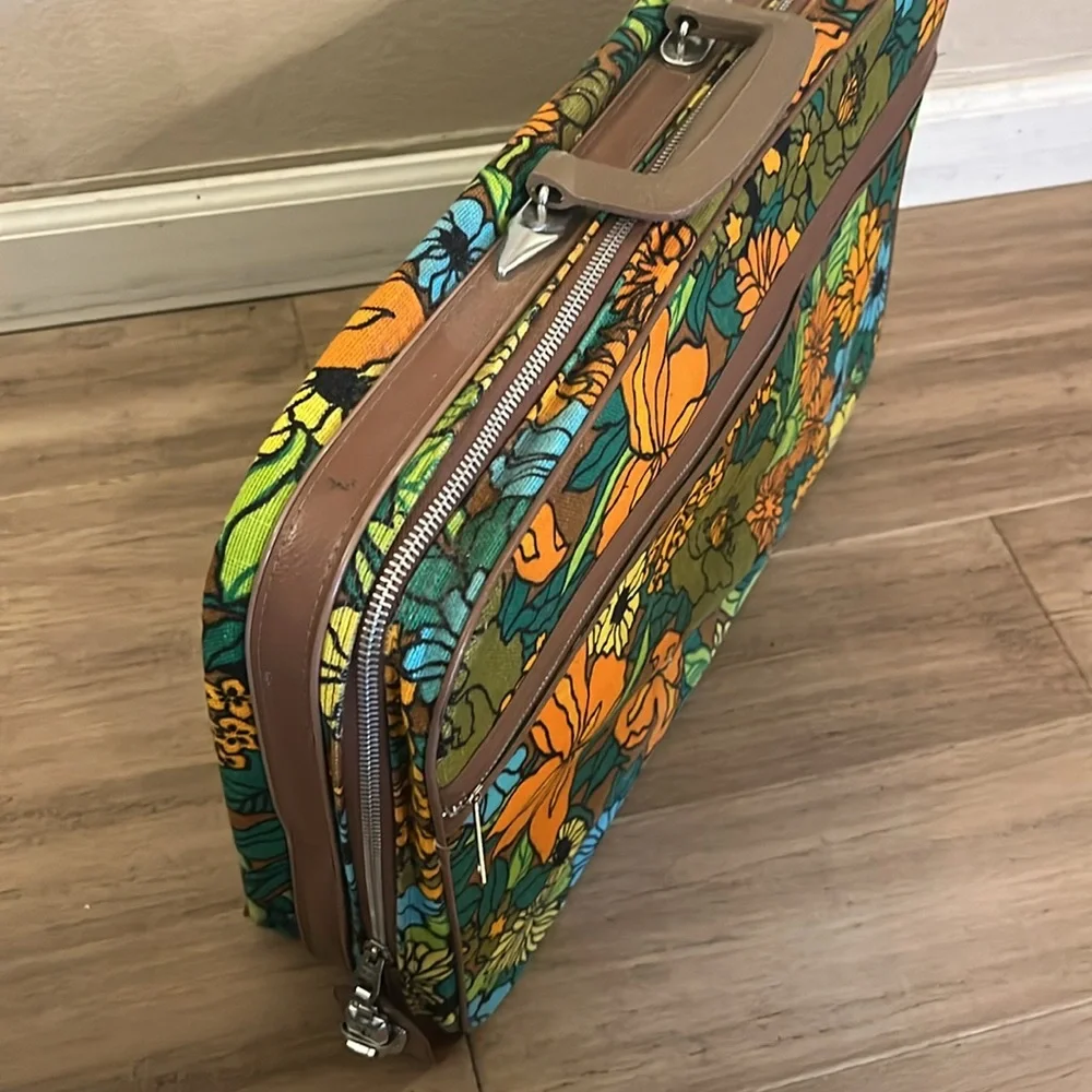 Vintage Tiny Sleep over Bag Flower Suitcase - Picture 2 of 4